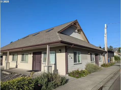 616 Hemlock Street Brookings OR 97415