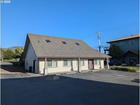 616 Hemlock Street Brookings OR 97415