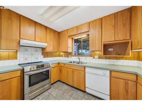 8095 Bewley Street Bay City OR 97107