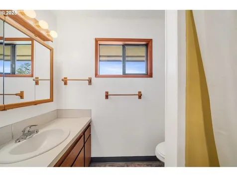 8095 Bewley Street Bay City OR 97107