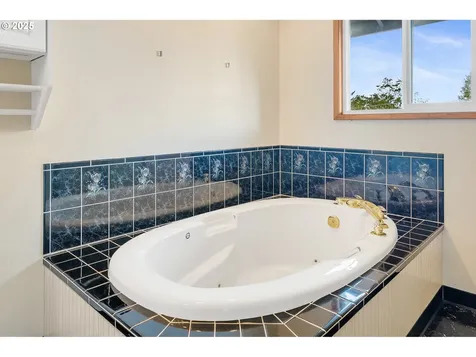 8095 Bewley Street Bay City OR 97107