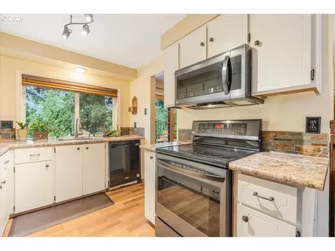 1225 SE Jacquelin Drive Hillsboro OR 97123