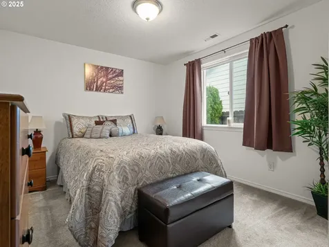 1409 SW Lori Court Mcminnville OR 97128