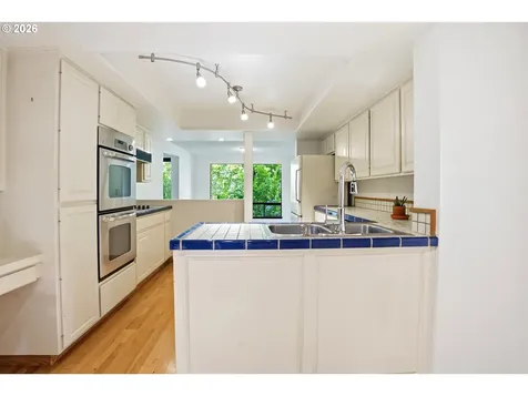 64 Wheatherstone Court Lake Oswego OR 97035