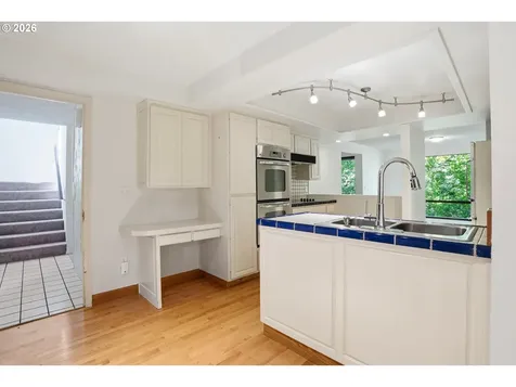 64 Wheatherstone Court Lake Oswego OR 97035