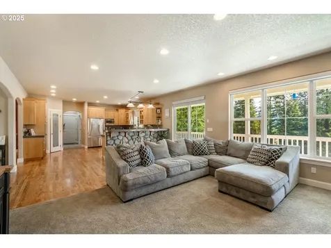 8100 Briar Lane Tillamook OR 97141
