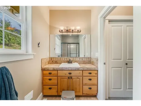 8100 Briar Lane Tillamook OR 97141