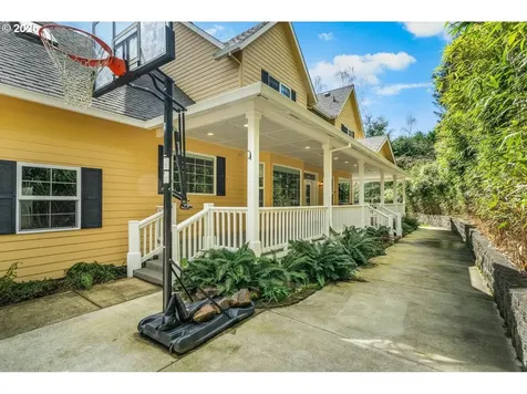 8100 Briar Lane Tillamook OR 97141