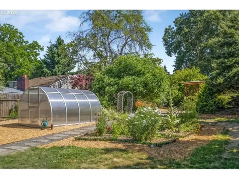 4500 NE Emerson Street Portland OR 97218