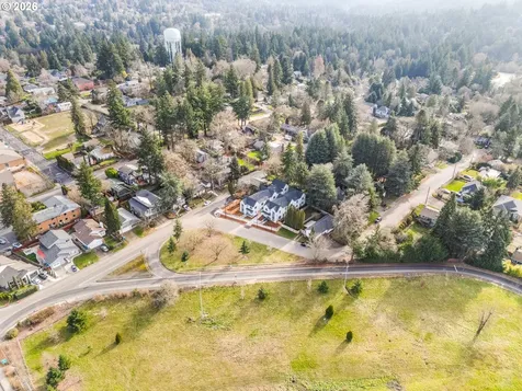 8616 SW 21st Avenue Portland OR 97213
