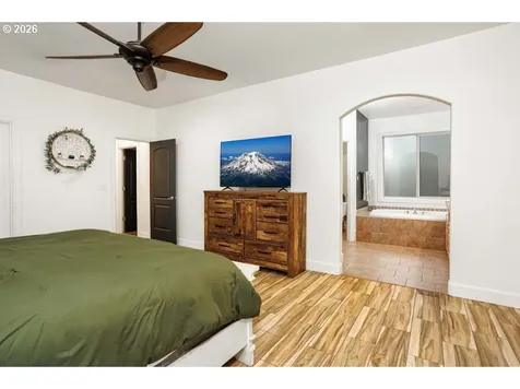 525 E 17th Circle La Center WA 98629