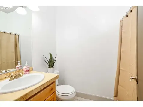 525 E 17th Circle La Center WA 98629