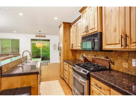 525 E 17th Circle La Center WA 98629