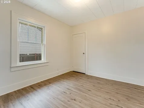 325 E Hereford Street Gladstone OR 97027