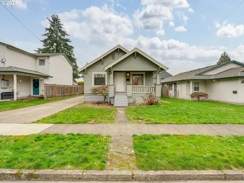 325 E Hereford Street Gladstone OR 97027