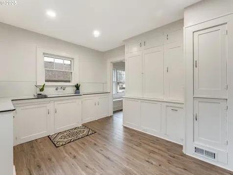 325 E Hereford Street Gladstone OR 97027