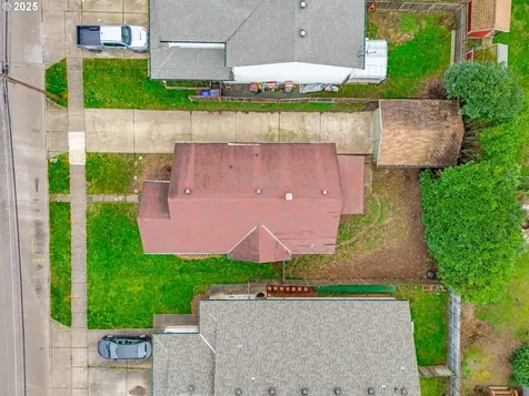 325 E Hereford Street Gladstone OR 97027
