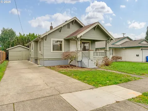 325 E Hereford Street Gladstone OR 97027