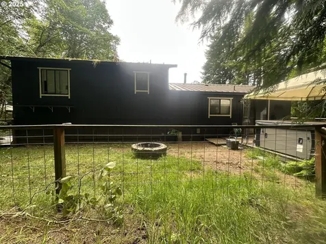 585 Robinhood Avenue Lakeside OR 97449