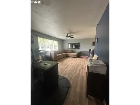 585 Robinhood Avenue Lakeside OR 97449