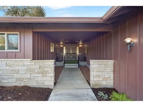 620 NW Queens Court Hillsboro OR 97124
