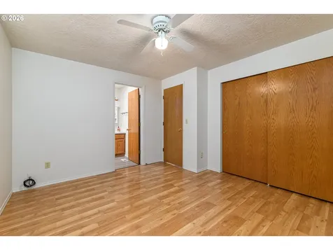 9707 SE Reedway Street Portland OR 97266
