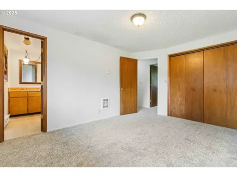 1700 Lakeshore Drive Coos Bay OR 97420