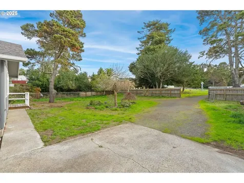 1700 Lakeshore Drive Coos Bay OR 97420