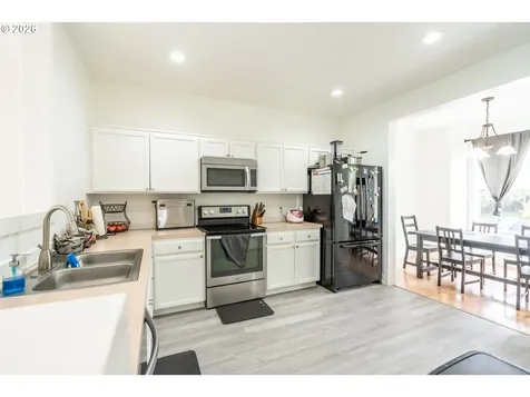 165 NE 75th Avenue Hillsboro OR 97124