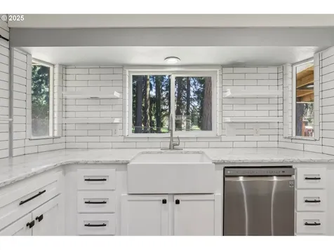 4615 NE 52nd Avenue Vancouver WA 98661