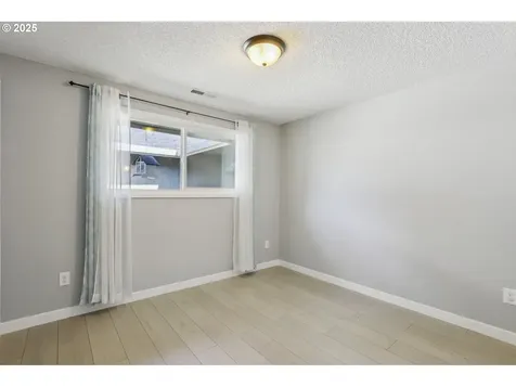 4615 NE 52nd Avenue Vancouver WA 98661