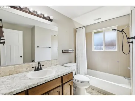 4615 NE 52nd Avenue Vancouver WA 98661