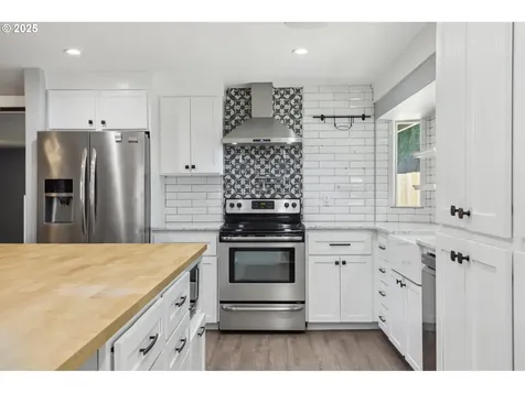 4615 NE 52nd Avenue Vancouver WA 98661