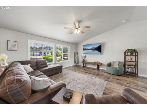 170 Addison Avenue Sutherlin OR 97479