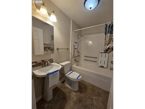 863 W First Avenue Sutherlin OR 97479