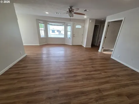 863 W First Avenue Sutherlin OR 97479