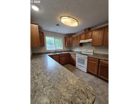 863 W First Avenue Sutherlin OR 97479