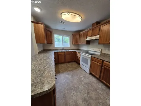 863 W First Avenue Sutherlin OR 97479