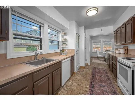 5226 NE 35th Place Portland OR 97211