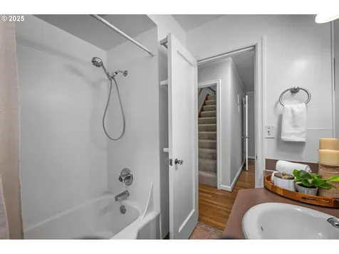 5226 NE 35th Place Portland OR 97211