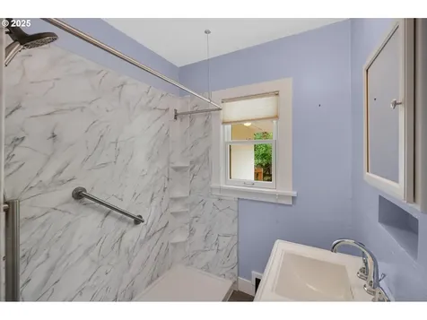 3555 NE Shaver Street Portland OR 97212