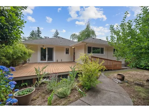 3555 NE Shaver Street Portland OR 97212