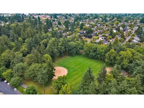 3555 NE Shaver Street Portland OR 97212