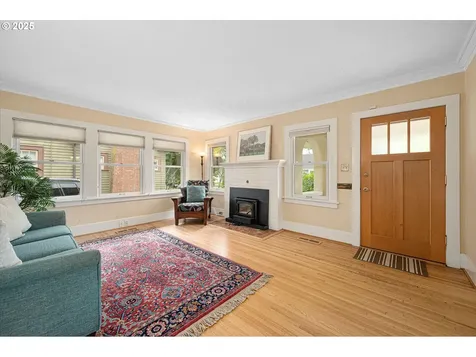 3555 NE Shaver Street Portland OR 97212