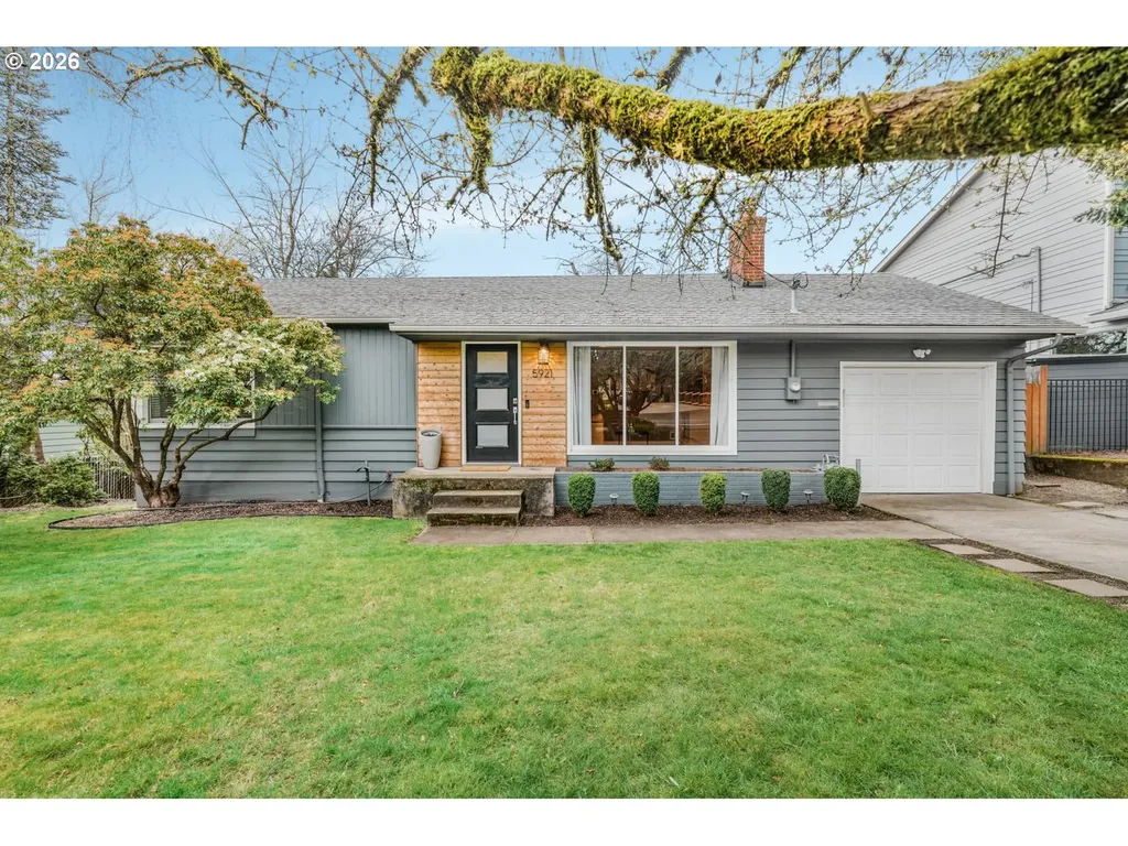 5921 SW 45th Avenue Portland OR 97221