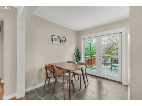 5921 SW 45th Avenue Portland OR 97221