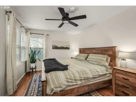 5921 SW 45th Avenue Portland OR 97221