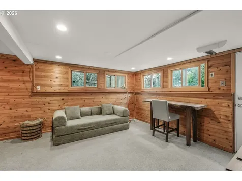5921 SW 45th Avenue Portland OR 97221