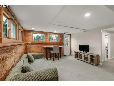5921 SW 45th Avenue Portland OR 97221