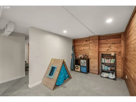 5921 SW 45th Avenue Portland OR 97221